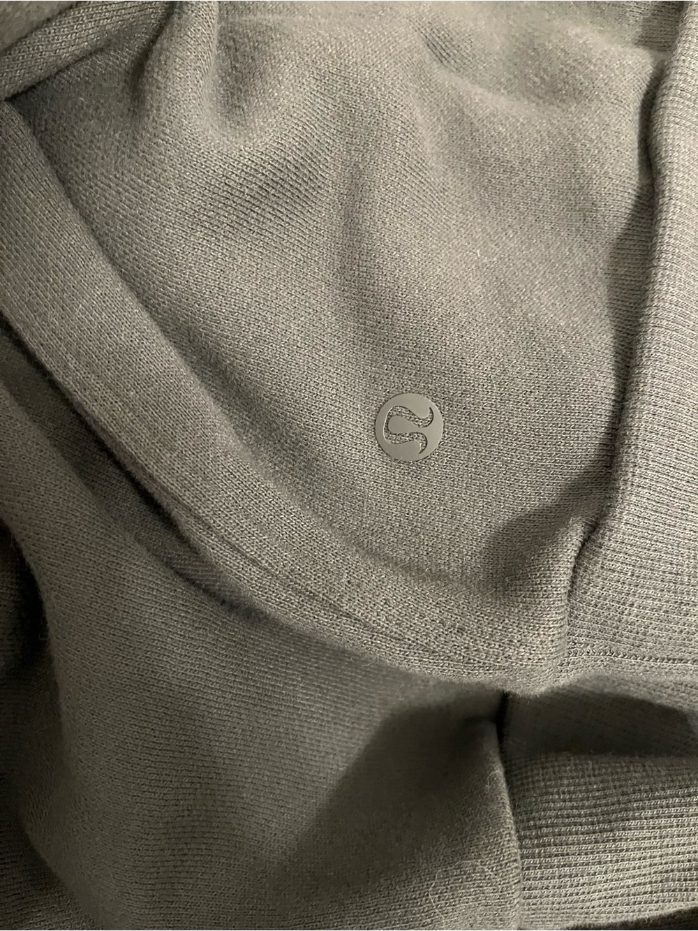 JY26 Lululemon Top - Picture 3 of 3